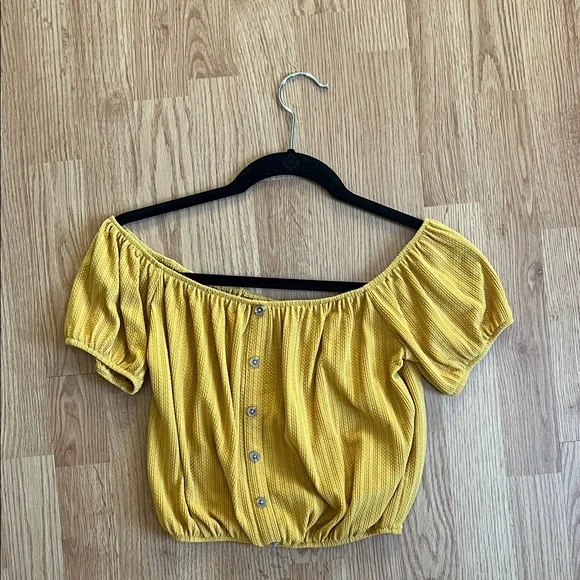 Yellow Off-Shoulder Buttoned Women's Crop Top - Picture 1 of 2